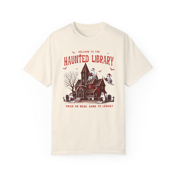 Welcome to the Haunted Library Christmas Ghosts Book Comfort Colors Unisex Garment-Dyed T-shirt